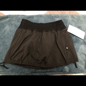 ~NEW WITH TAGS~ Black Lululemon Run Tracker Skirt